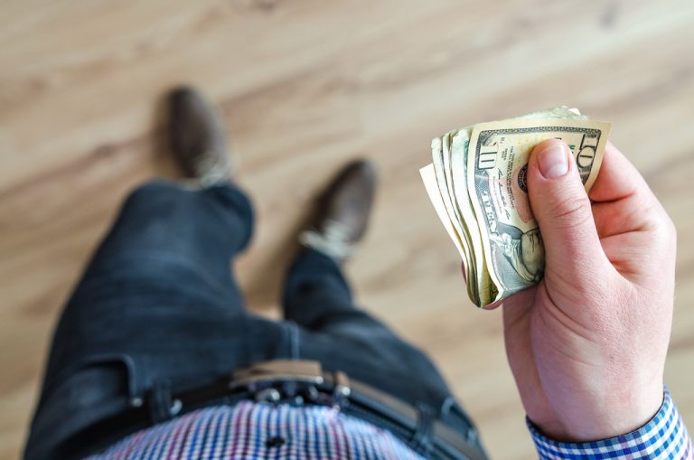 Negocjacje z bankiem – jak uzyskać lepsze warunki kredytu?